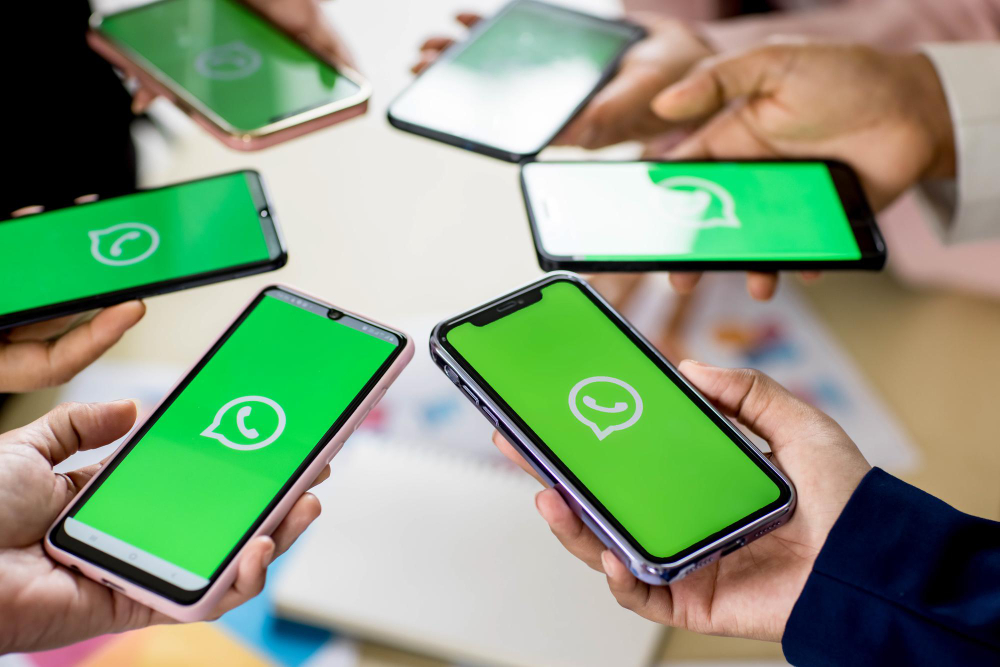 WhatsApp Business प्रसारण सूची: कैसे बनाएं और कब उपयोग करें